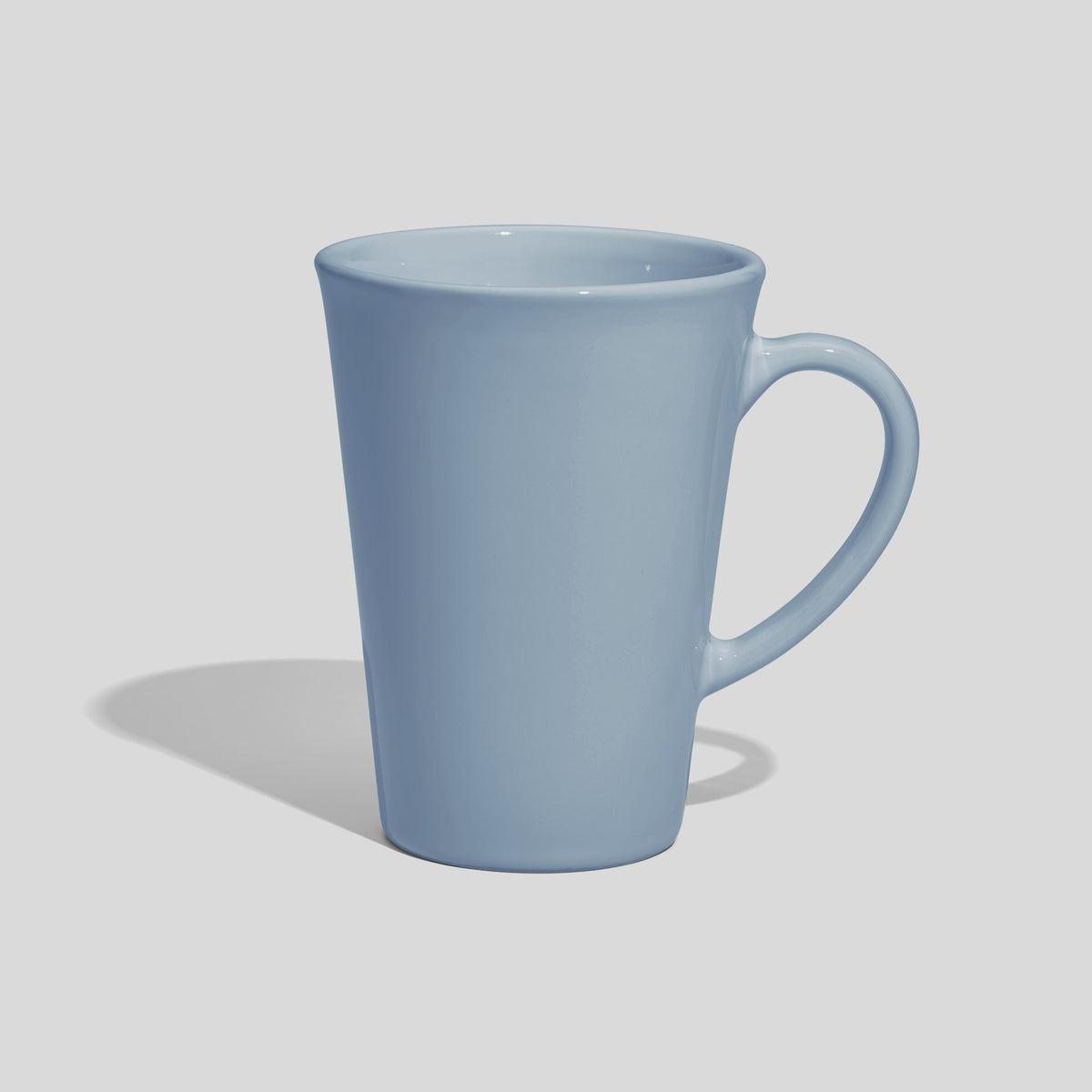 Konische Keramiktasse 380 ml mit Bogenhenkel – Hellblau