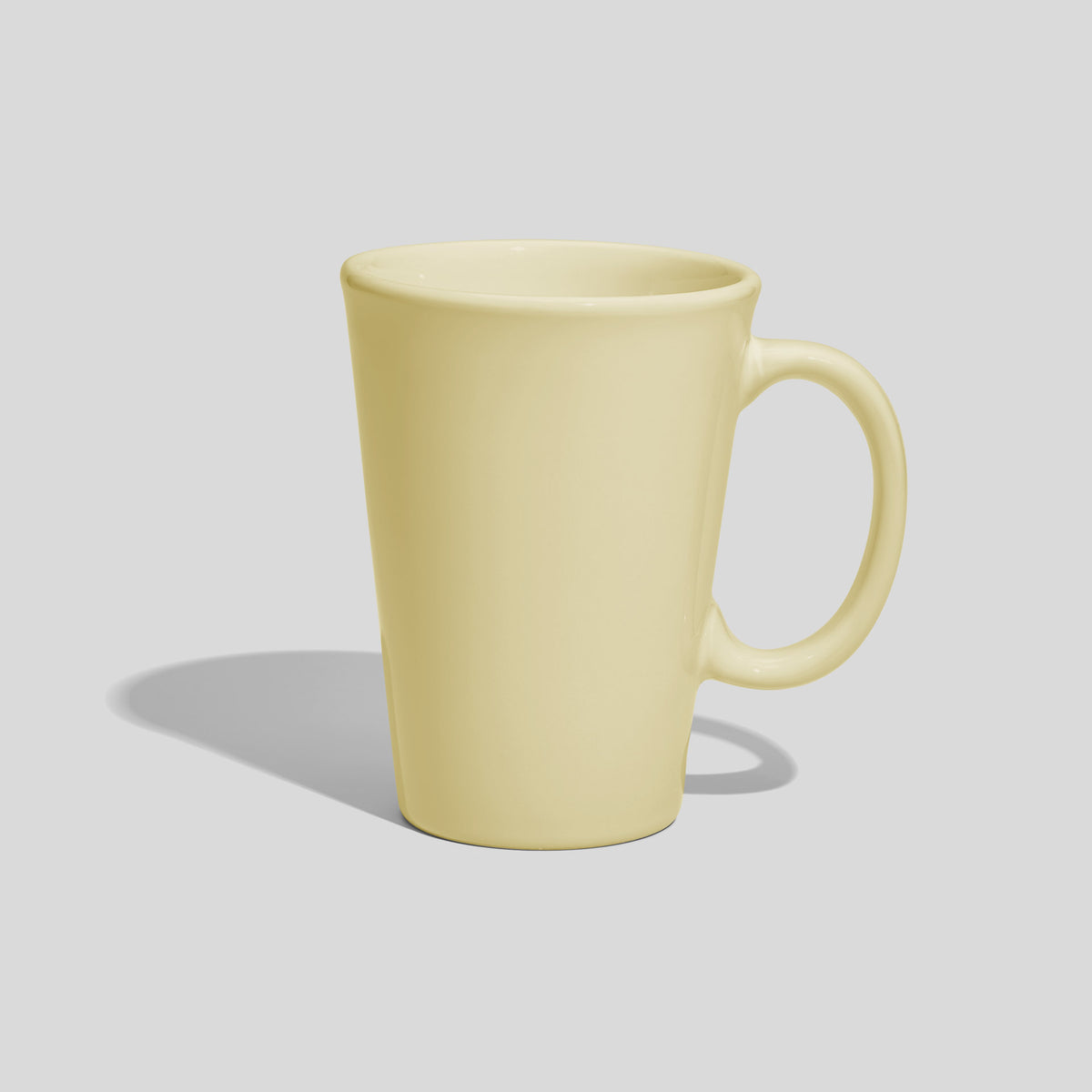 Konische Keramiktasse 380 ml mit ovalem Ringhenkel – Ecru
