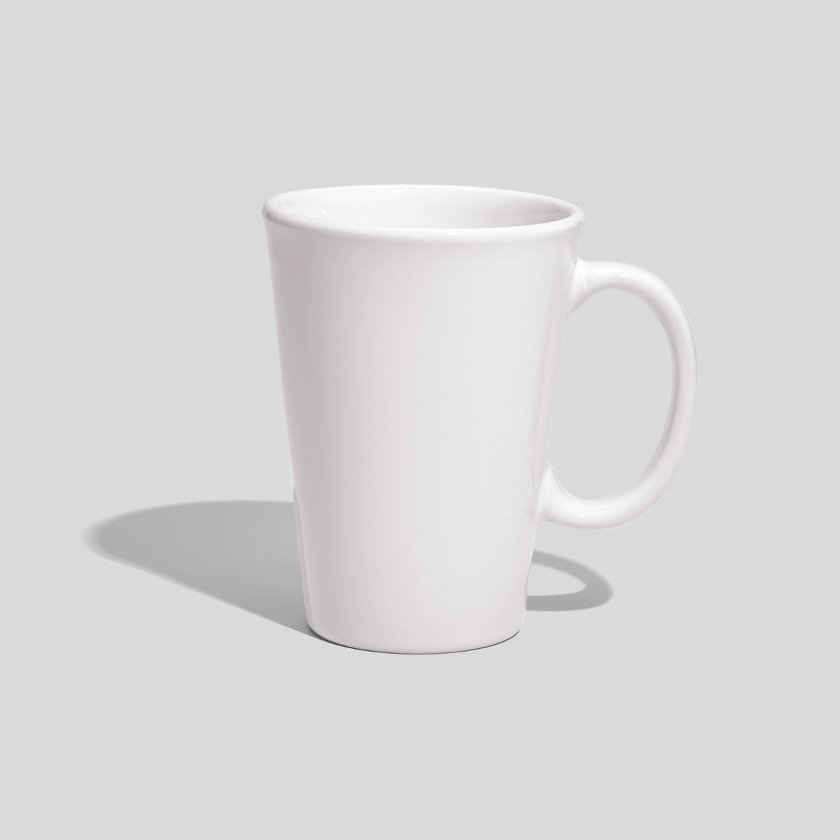 Konische Keramiktasse 380 ml mit ovalem Ringhenkel – Weiß