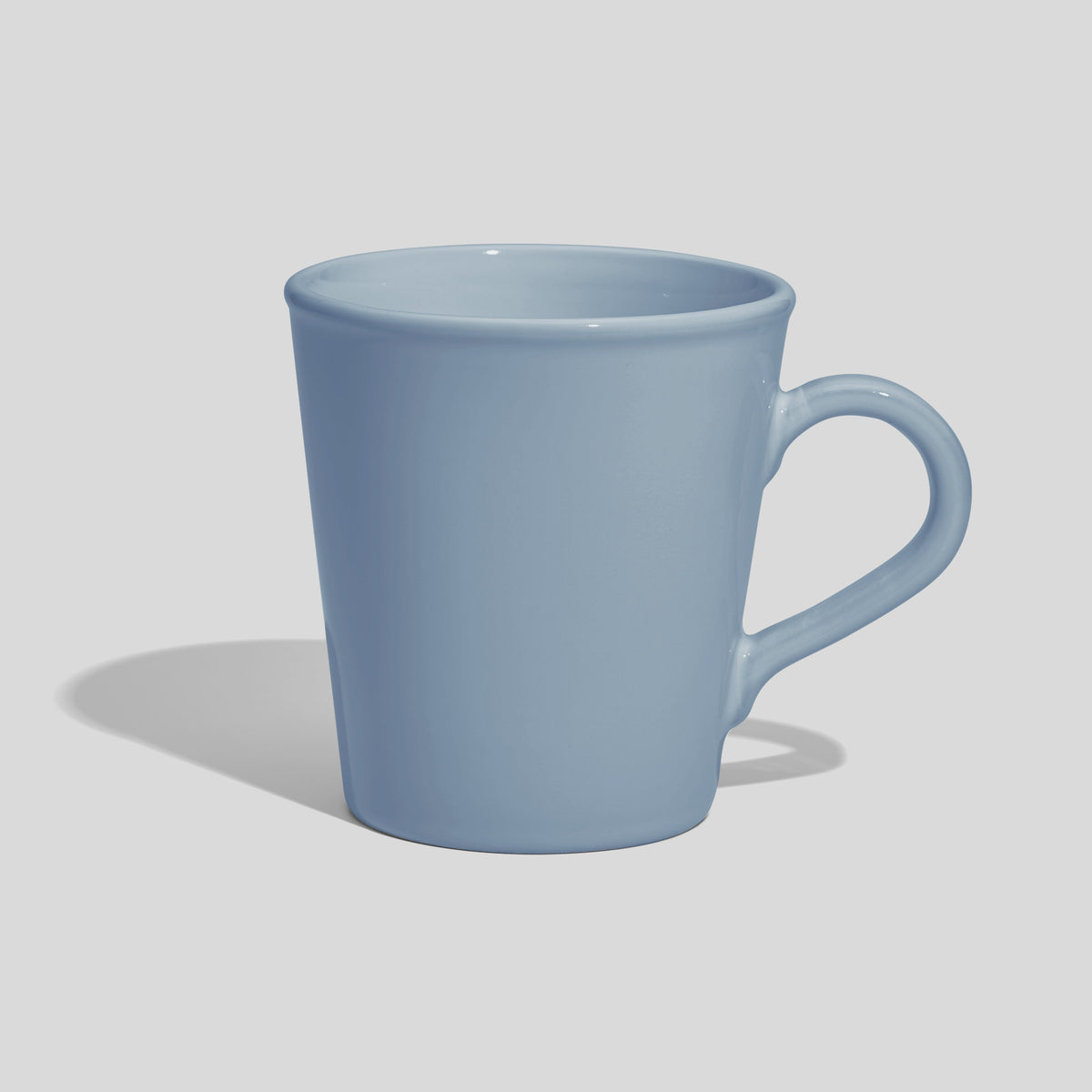 Konische Keramiktasse 460 ml mit Bogenhenkel – Hellblau