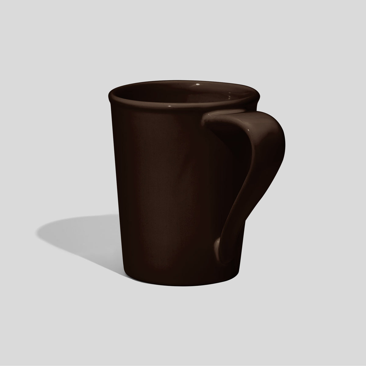 Konische Keramiktasse 460 ml mit gedrehtem Bandhenkel – Dunkelbraun