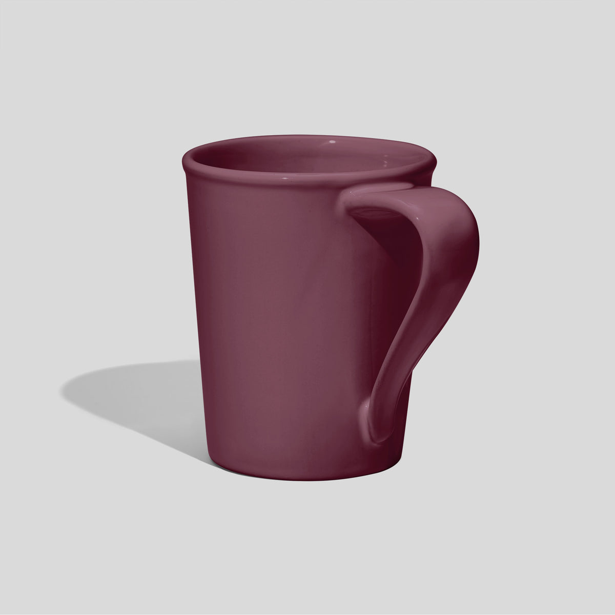 Konische Keramiktasse 460 ml mit gedrehtem Bandhenkel – Mauve