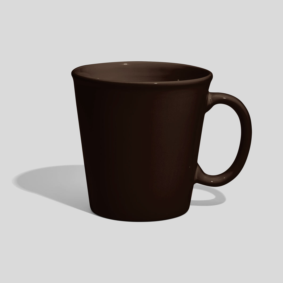 Konische Keramiktasse 600 ml mit großem Ringhenkel – Dunkelbraun