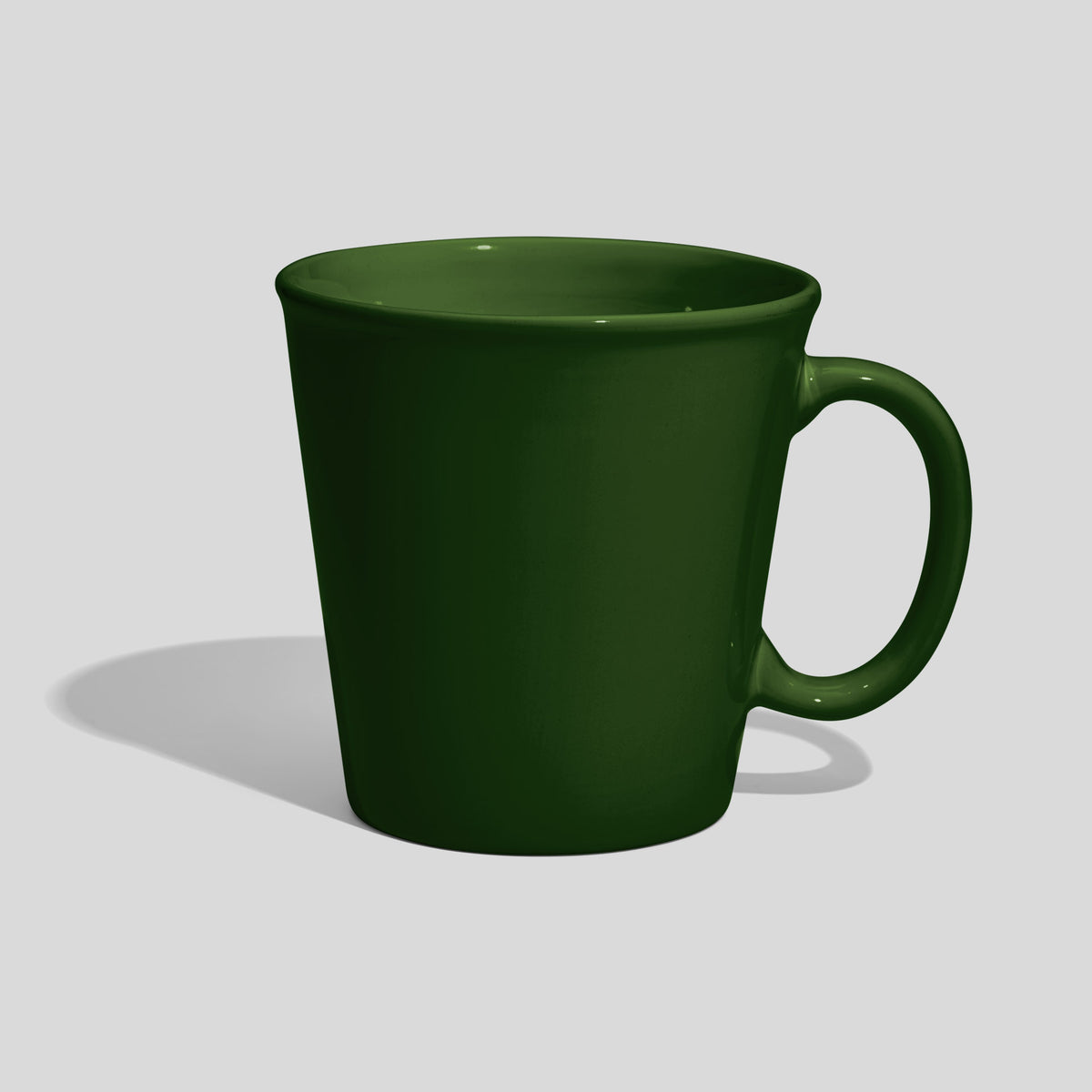 Konische Keramiktasse 600 ml mit großem Ringhenkel – Tannengrün