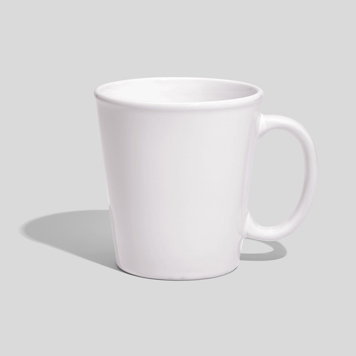 Konischer Kaffeebecher 460 ml mit ovalem Ringhenkel – Weiß