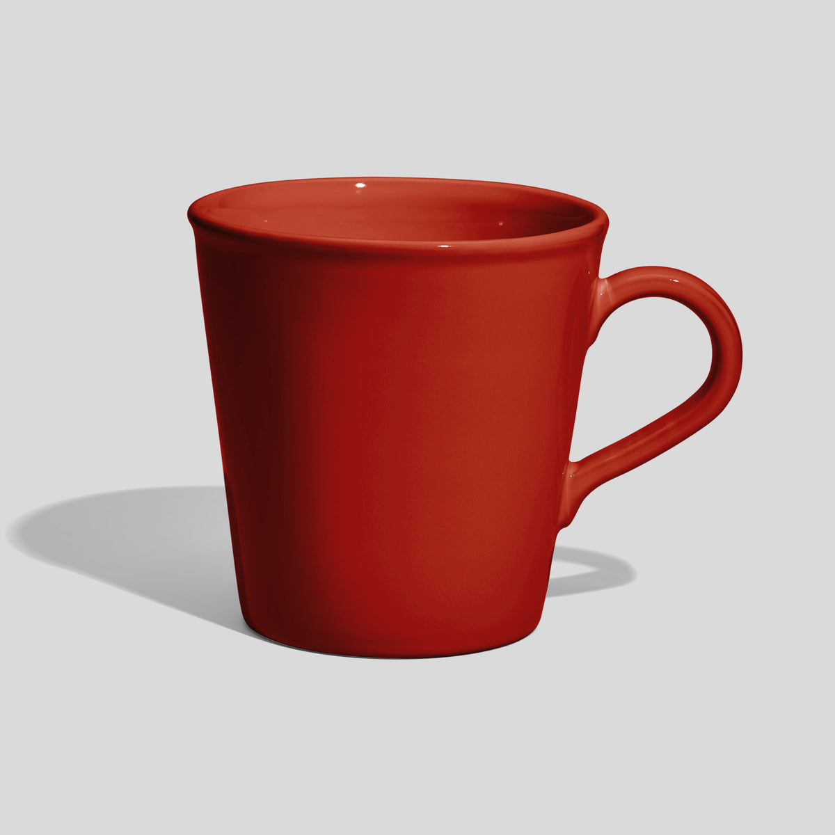 Konischer Kaffeebecher 600 ml mit kleinem Bogenhenkel – Rot
