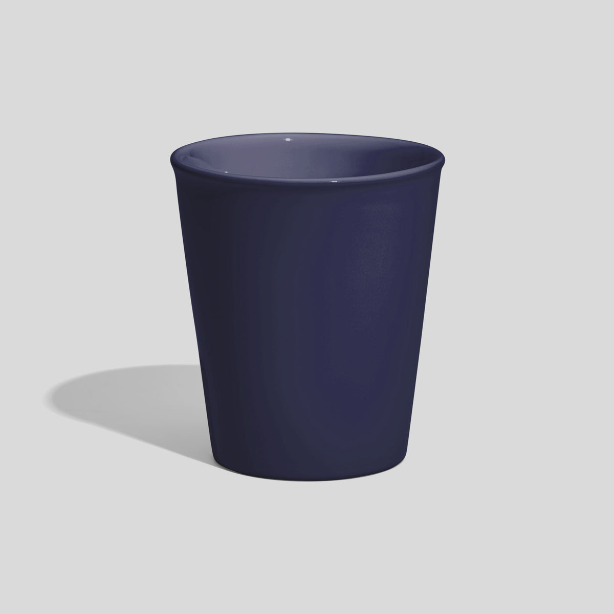 Konischer Keramikbecher 280 ml ohne Henkel – Marineblau