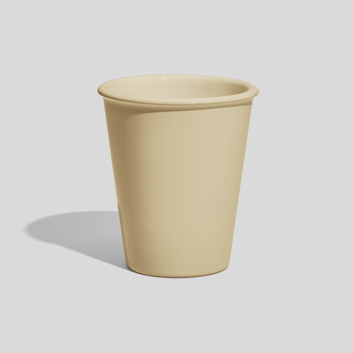 Konischer Keramikbecher 350 ml ohne Henkel mit Wulstrand – Beige