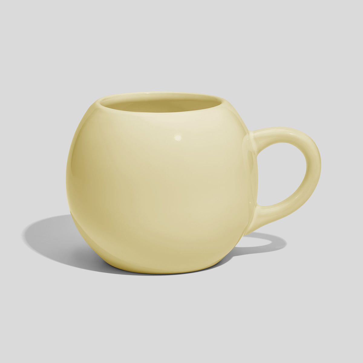 Kugelförmige Keramiktasse 420 ml mit Schlaufenhenkel – Ecru