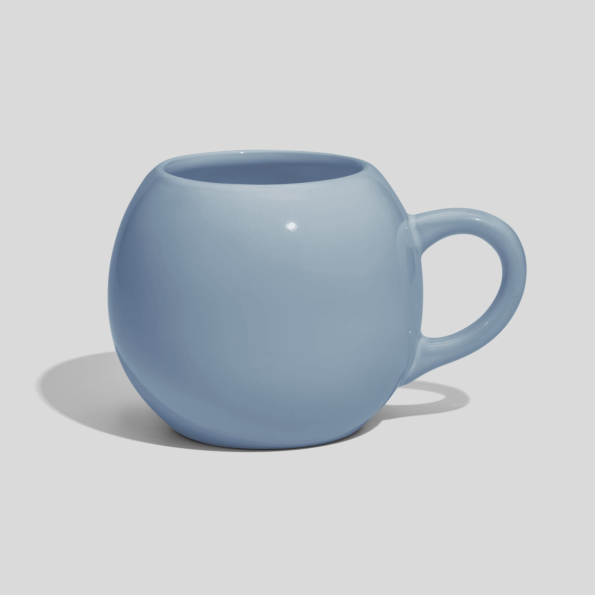 Kugelförmige Keramiktasse 420 ml mit Schlaufenhenkel – Hellblau