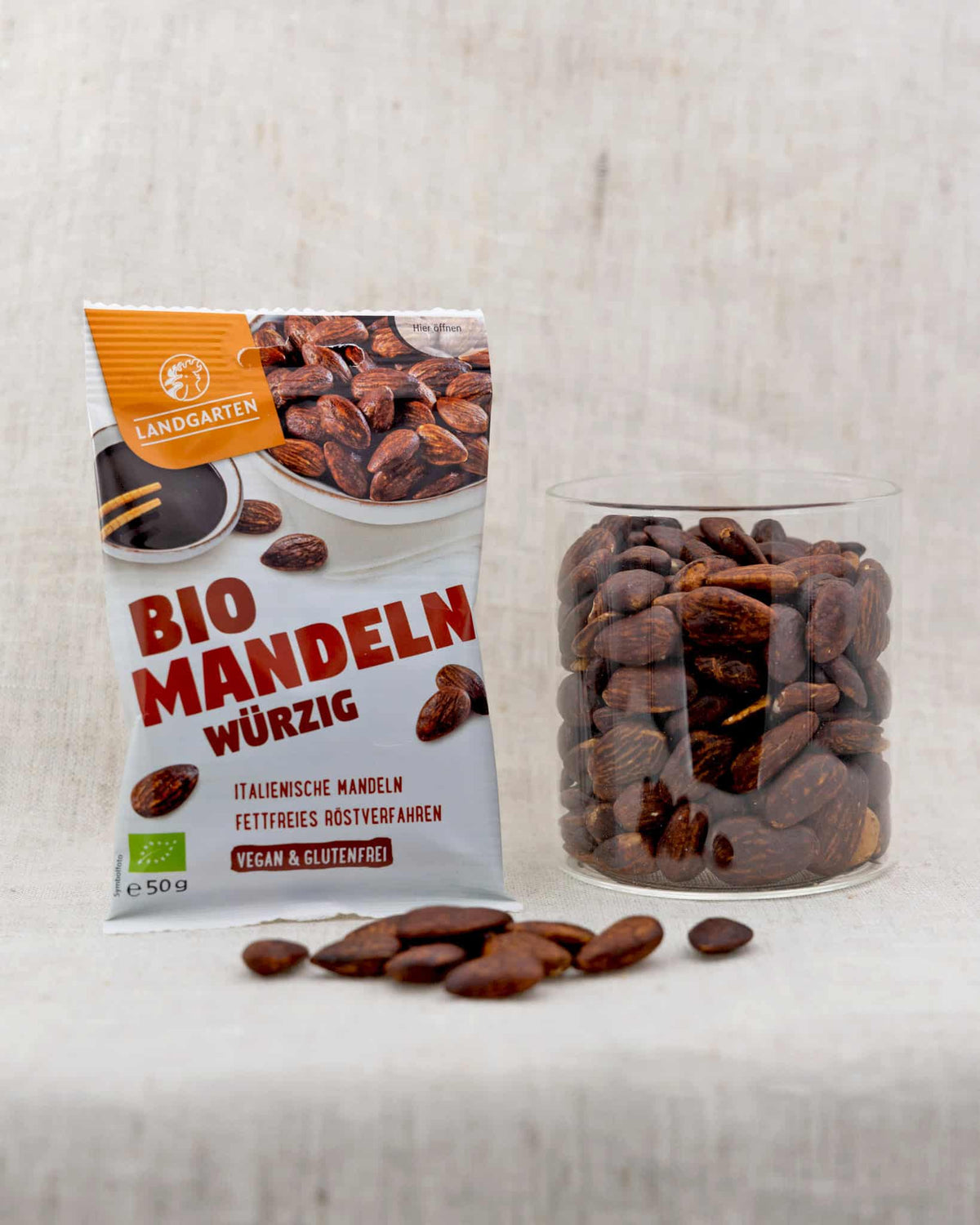 LANDGARTEN Bio Mandeln Würzig 50 g mit Logo Button