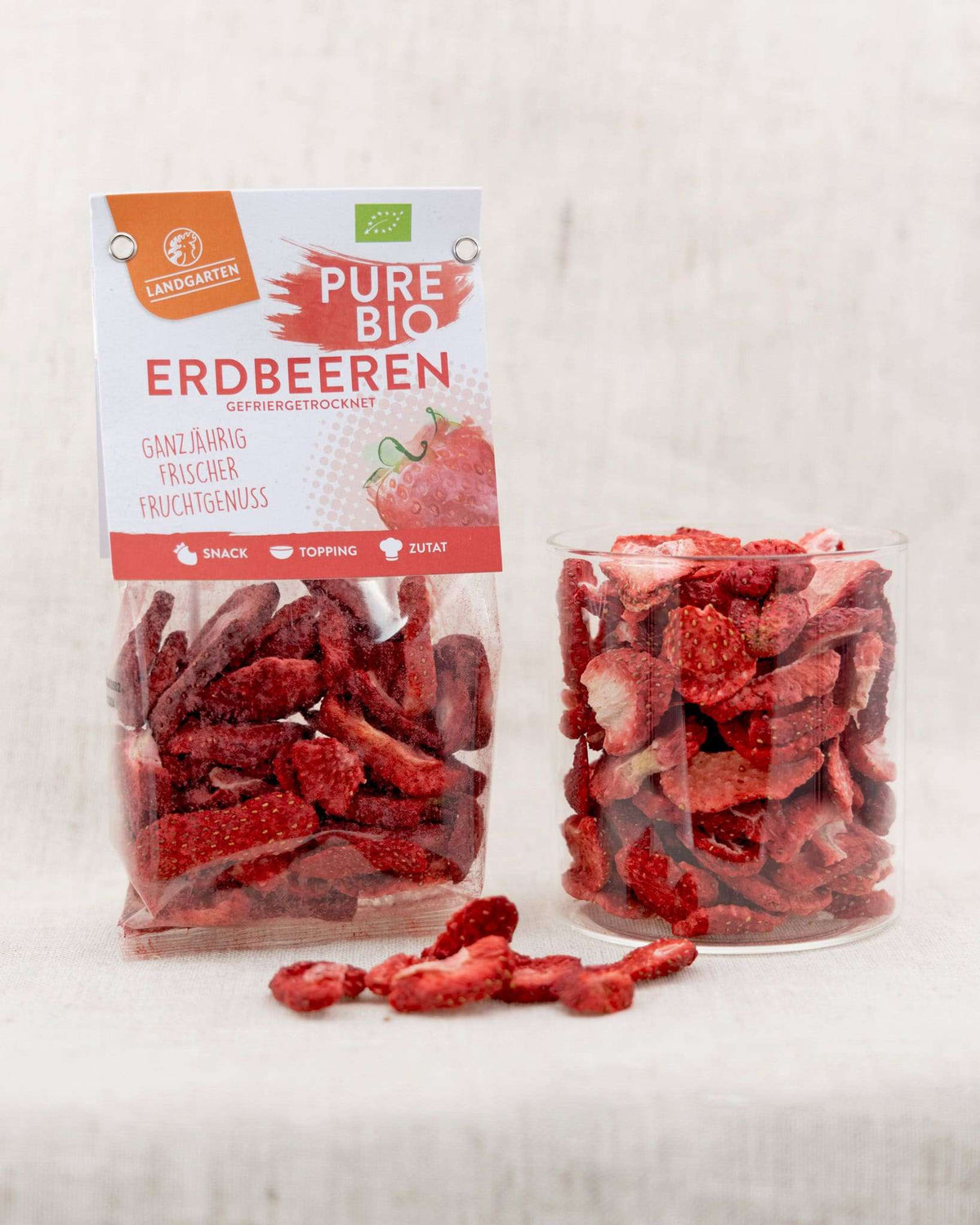 LANDGARTEN Pure Bio Erdbeeren 20 g mit Logo Button