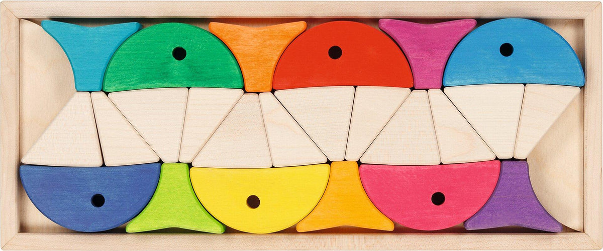 Legespiel Bausteinkasten mit 6 bunten Fischen aus Holz – Ansicht