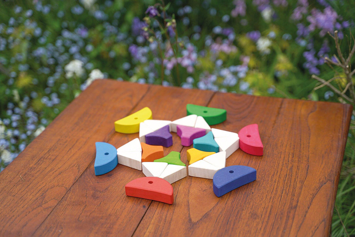 Legespiel Bausteinkasten mit 6 bunten Fischen aus Holz – Weitere Ansicht