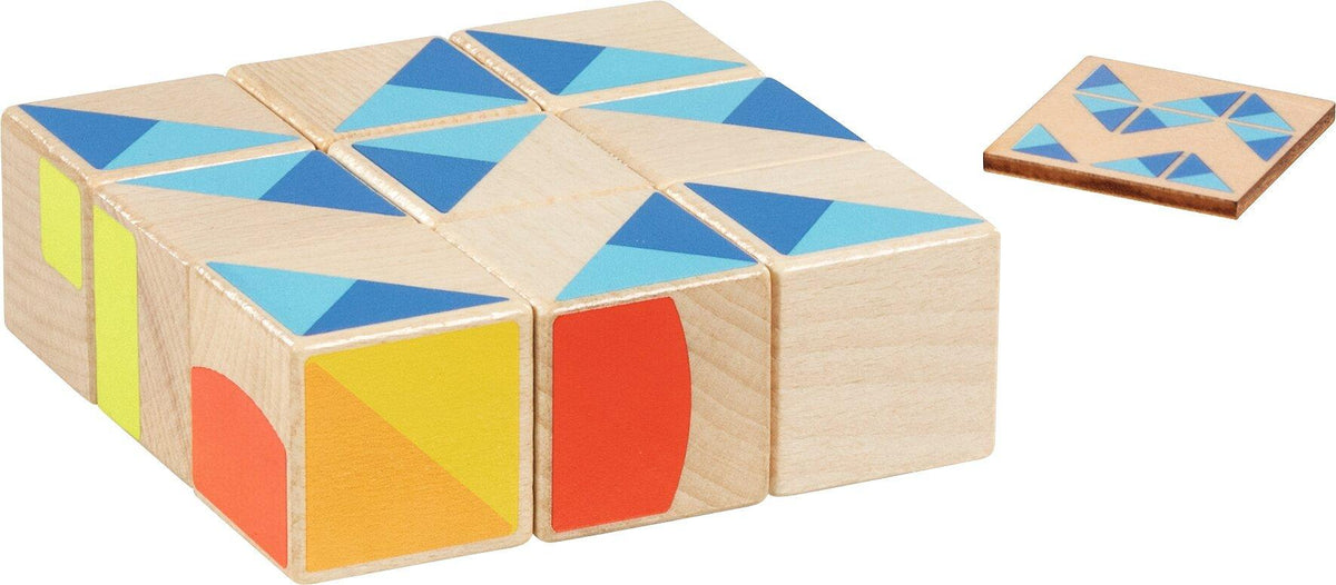 Legespiel II aus Holz mit 9 Würfeln und 25 Vorlagen – Detail