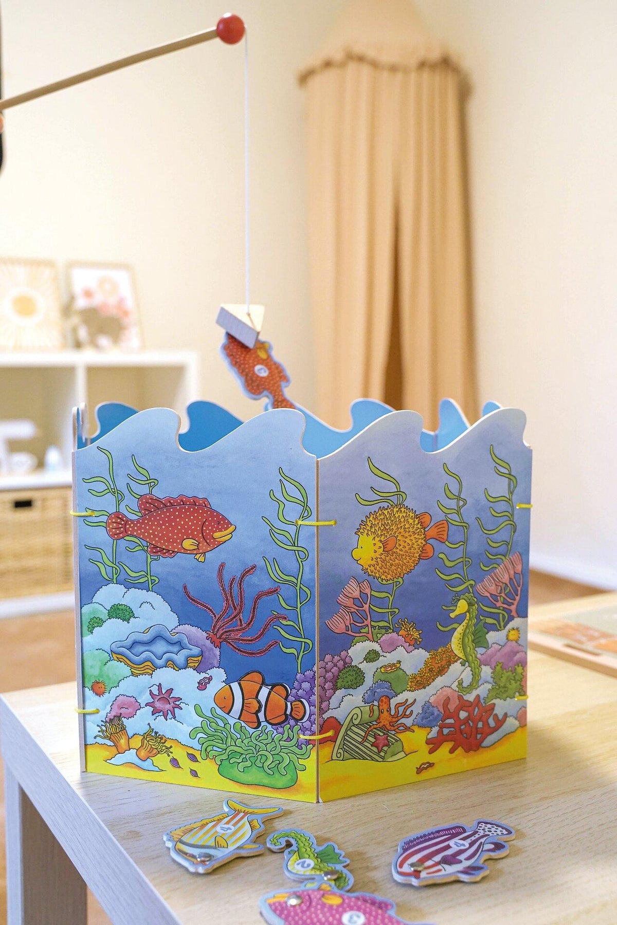 Magnetisches Angelspiel Unterwasserwelt aus Holz von goki – weitere Ansicht