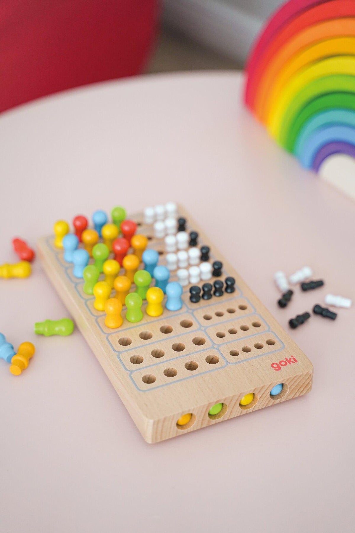 Master Logic Codespiel aus Holz, 21 cm lang – zweite Ansicht