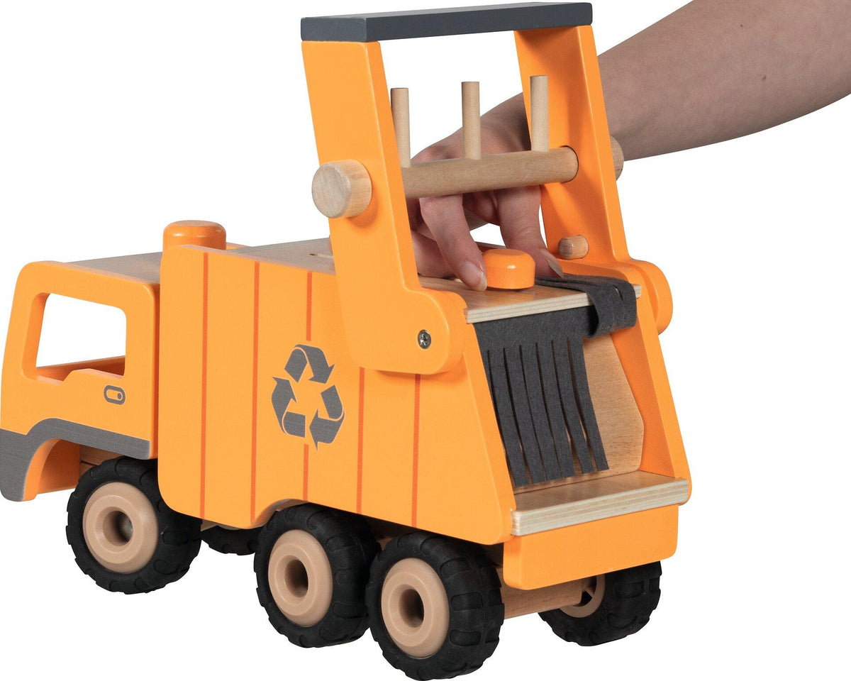 Müllwagen aus Holz in Orange mit zwei Mülltonnen – Dritte Ansicht