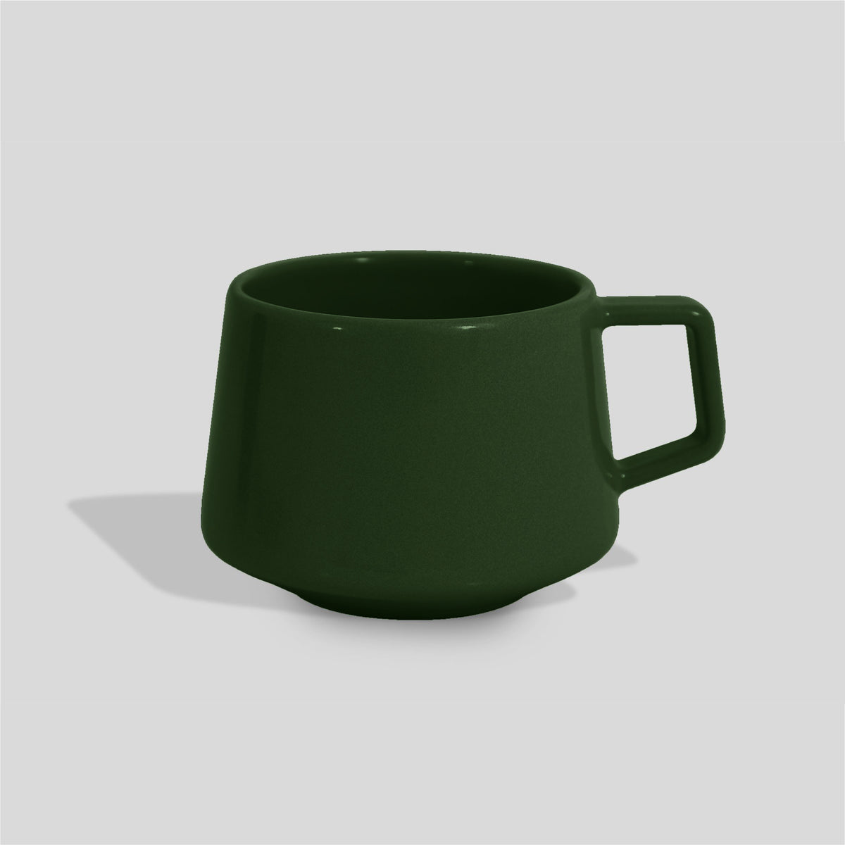 Niedrige konische Keramiktasse 280 ml mit Trapezhenkel – Tannengrün