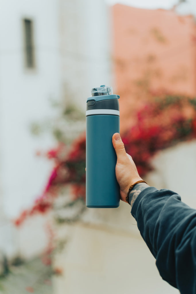 Omni Sip verschließbare Flasche aus RCS-reSteel, 720ml