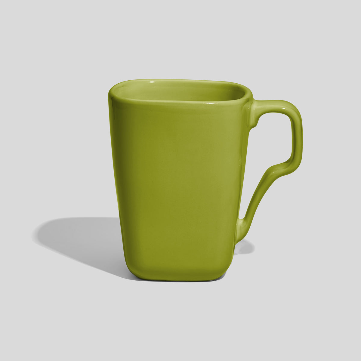 Quadratische Keramiktasse 330 ml mit Schwunghenkel – Limettengrün