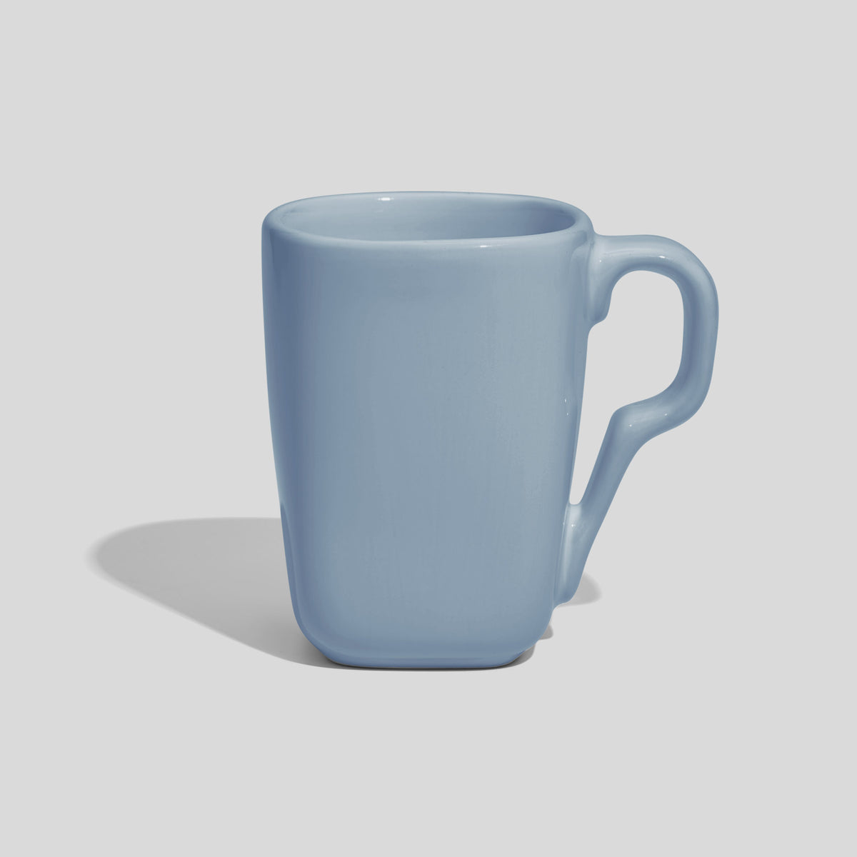 Rechteckig gerundete Keramiktasse 240 ml mit Knickhenkel – Hellblau