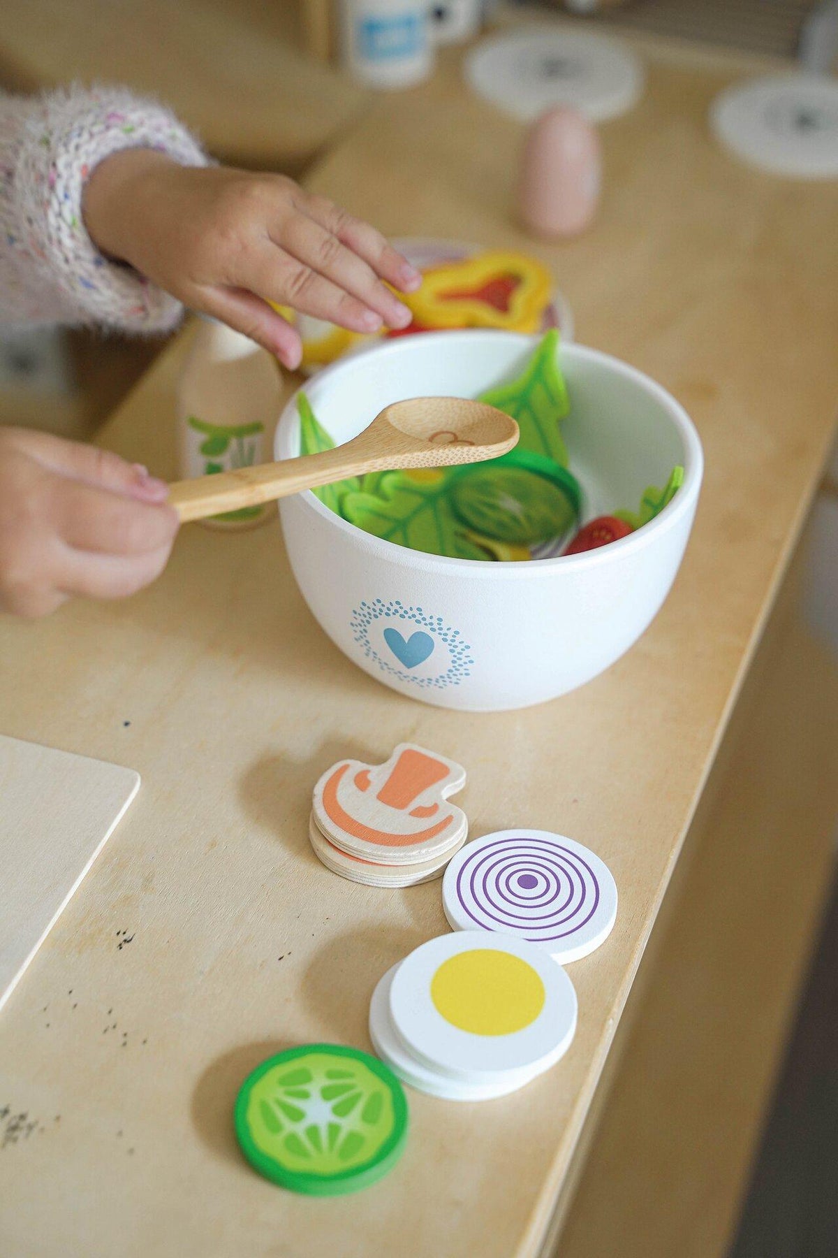 Rollenspiel Salat Set Vitalbowl aus Holz und Filz, 24 Teile – dritte Ansicht