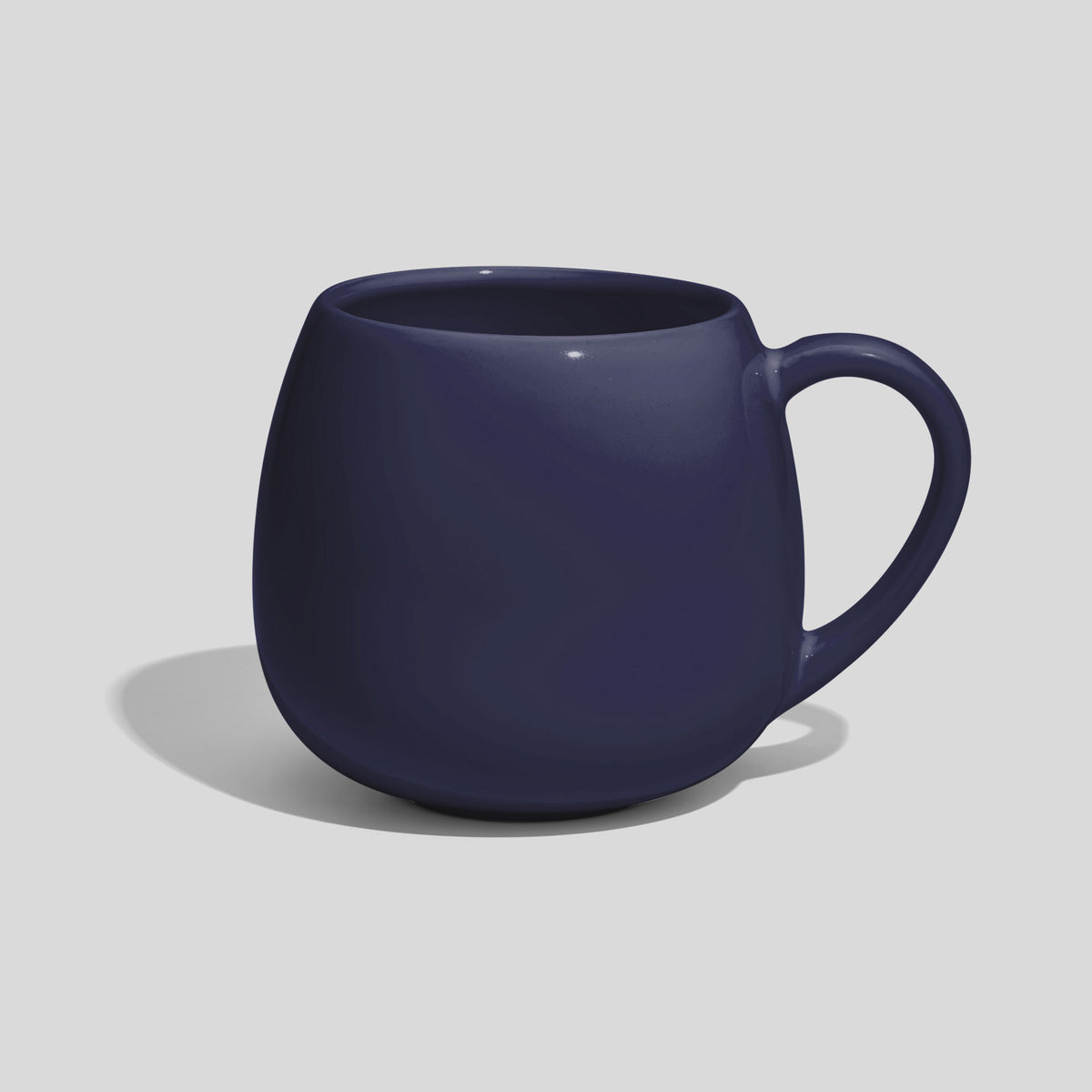 Rundbauchige Keramiktasse 420 ml mit schlankem Henkel – Marineblau