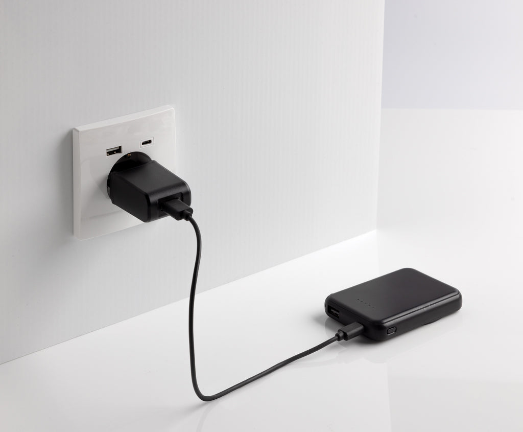 Stellar 5.000mAh 5W magnetische Powerbank aus RCS rec. ABS – schwarz