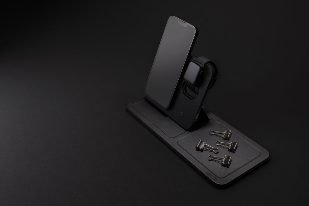Swiss Peak 3-in-1- Wireless-Charging Desk-Tray aus RCS rPU