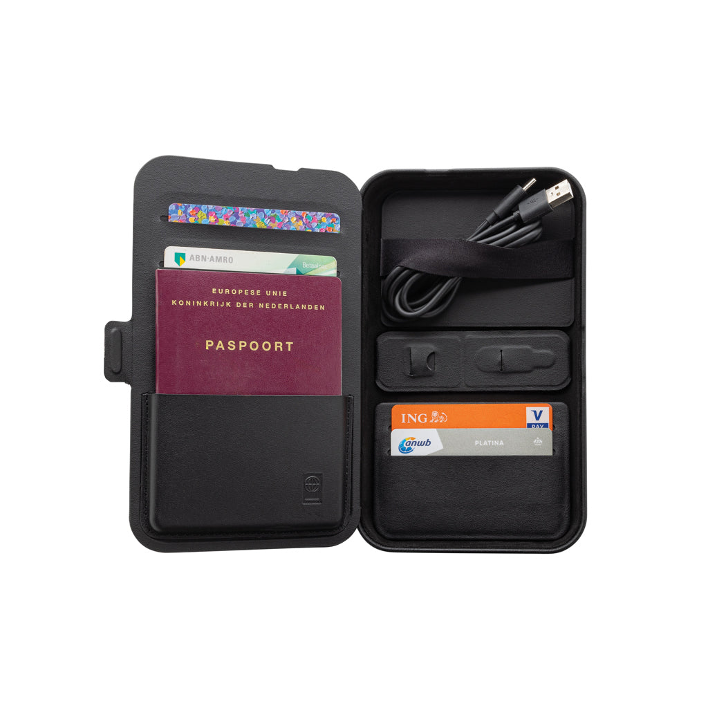 Swiss Peak Travel-Case aus RCS rec. PU mit 3-in-1-Charger
