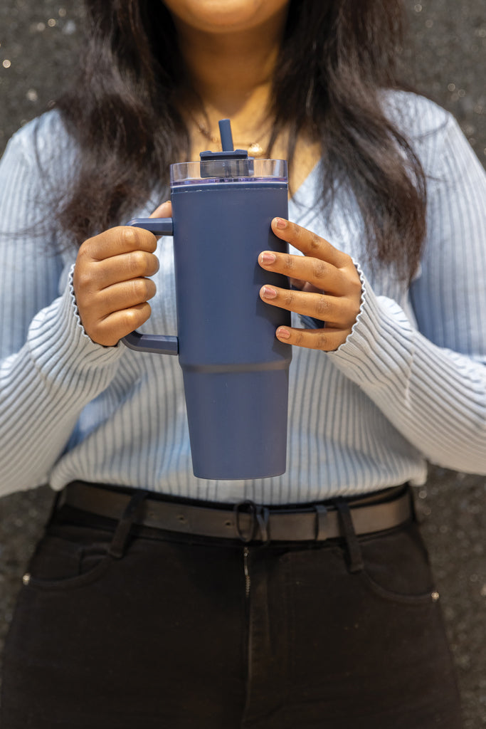 Tana Becher aus RCS recyceltem Kunststoff mit Griff 750ml