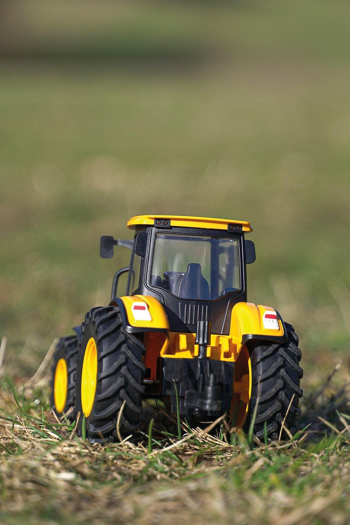 Traktor mit Licht und Sound im Maßstab 1:24 – weitere Ansicht