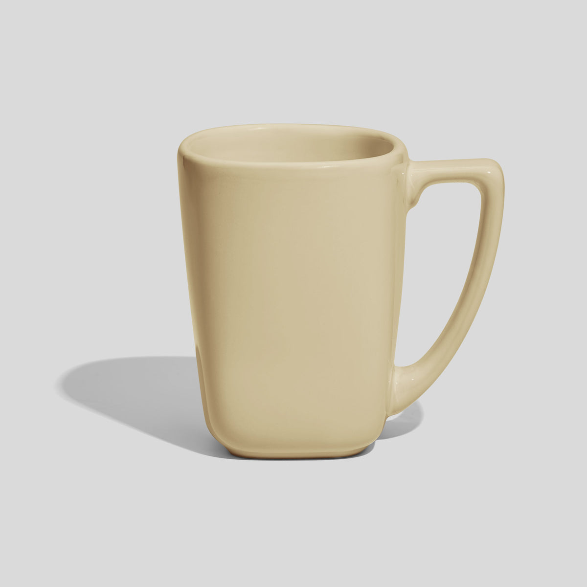 Verjüngte Keramiktasse 240 ml mit Winkelhenkel – Beige