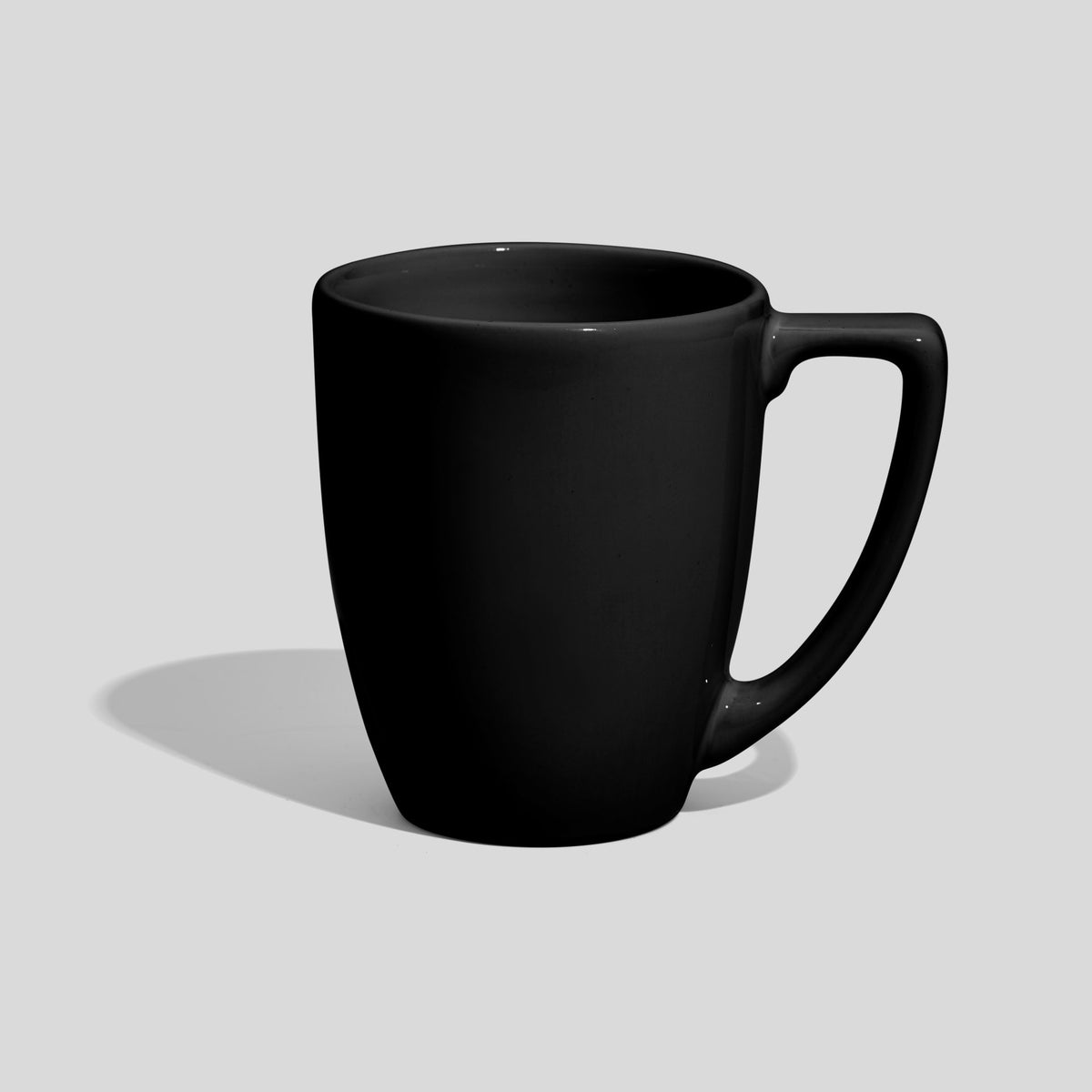 Verjüngte Keramiktasse 250 ml mit Trapezhenkel – Schwarz