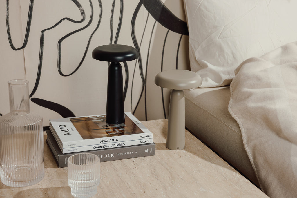 VINGA Avery RCS Tischlampe