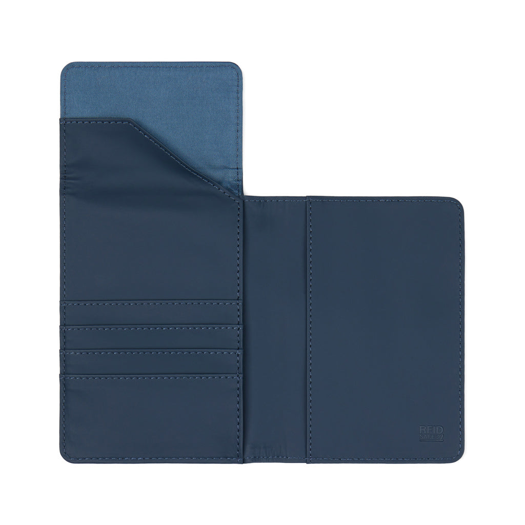 VINGA Baltimore RCS recycelte Polyester-RFID-Reisepasshülle – navy blau