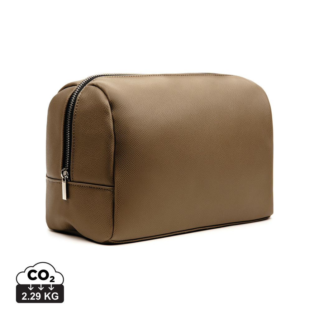 VINGA Bermond Kulturtasche aus RCS recyceltem PU – braun