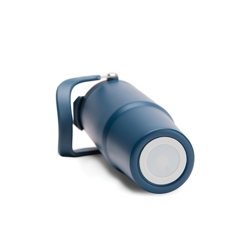 VINGA Eos Trek 880ml Flasche aus RCS rec. Stainless-Steel – navy blau