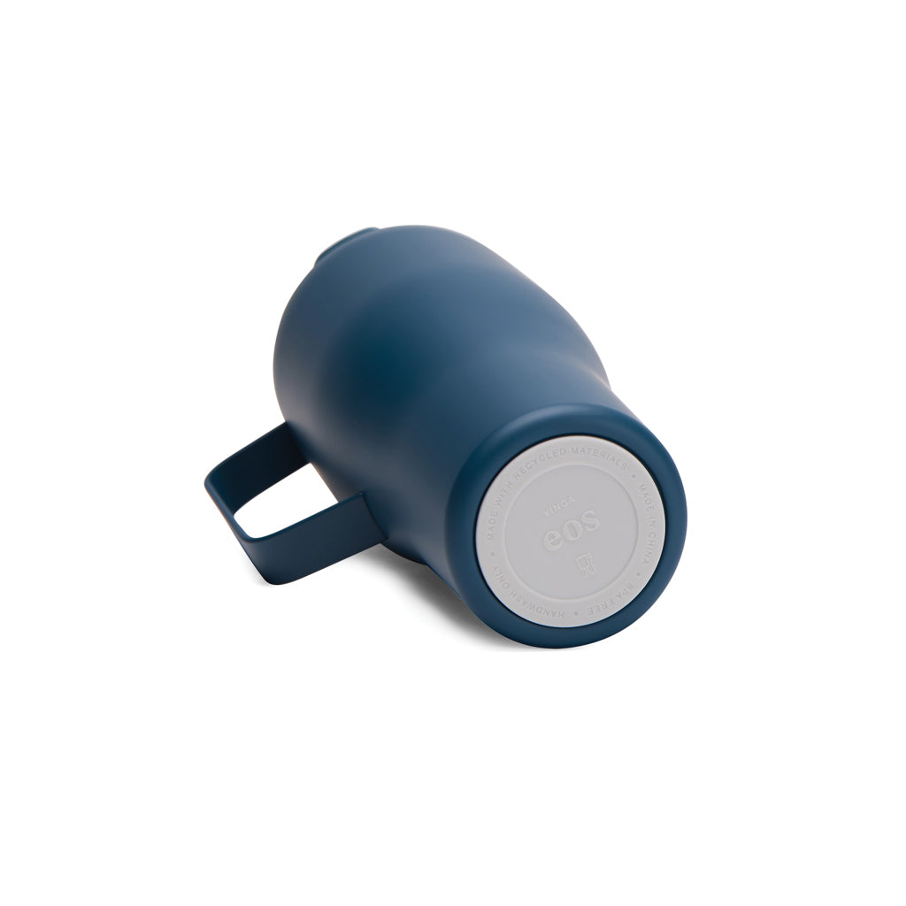 VINGA Eos Voyager 800ml Flasche aus RCS rec. Stainless-Steel – navy blau