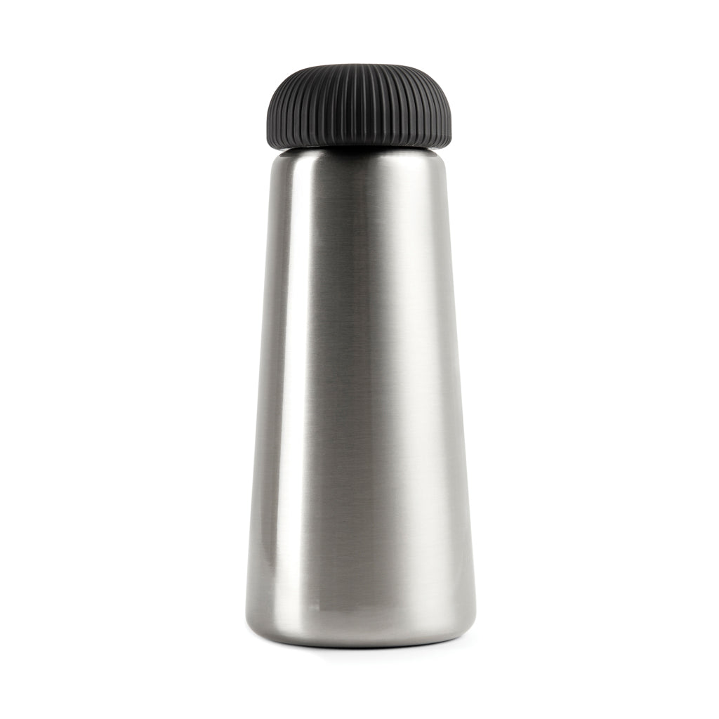 VINGA Erie 450ml Vakuumflasche aus RCS recyceltem Stahl – silber