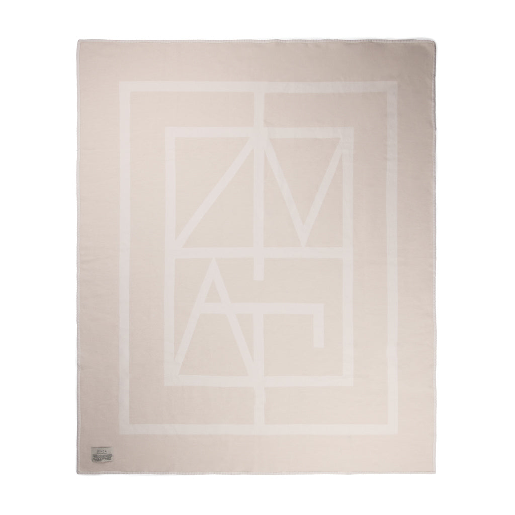 VINGA Monogram GRS Decke – off white