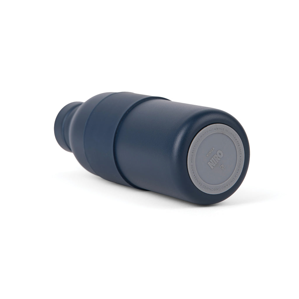 VINGA Niro RCS Stainless-Steel Sling Flasche 500ml – navy blau