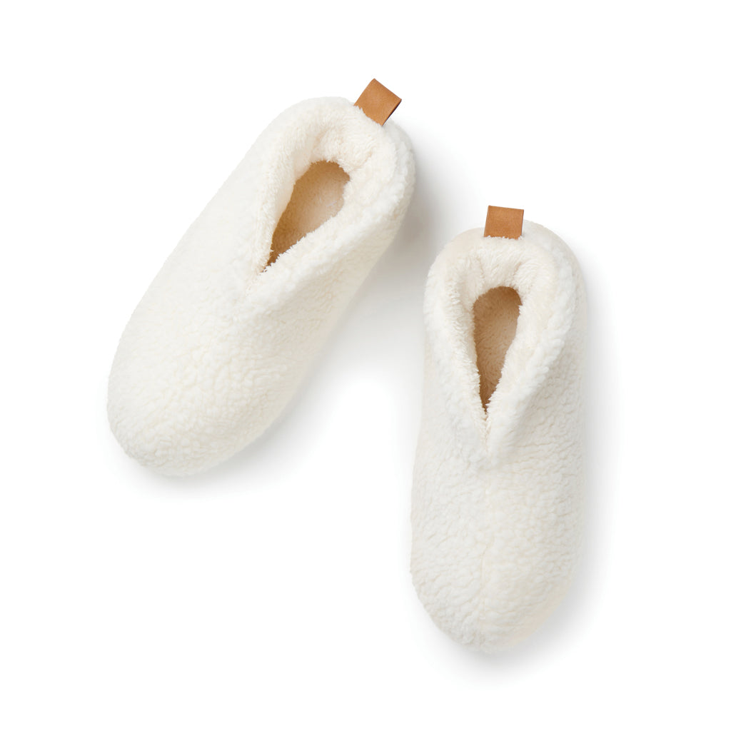 VINGA Santos kuschelige Hausschuhe aus RCS recyceltem PET – off white