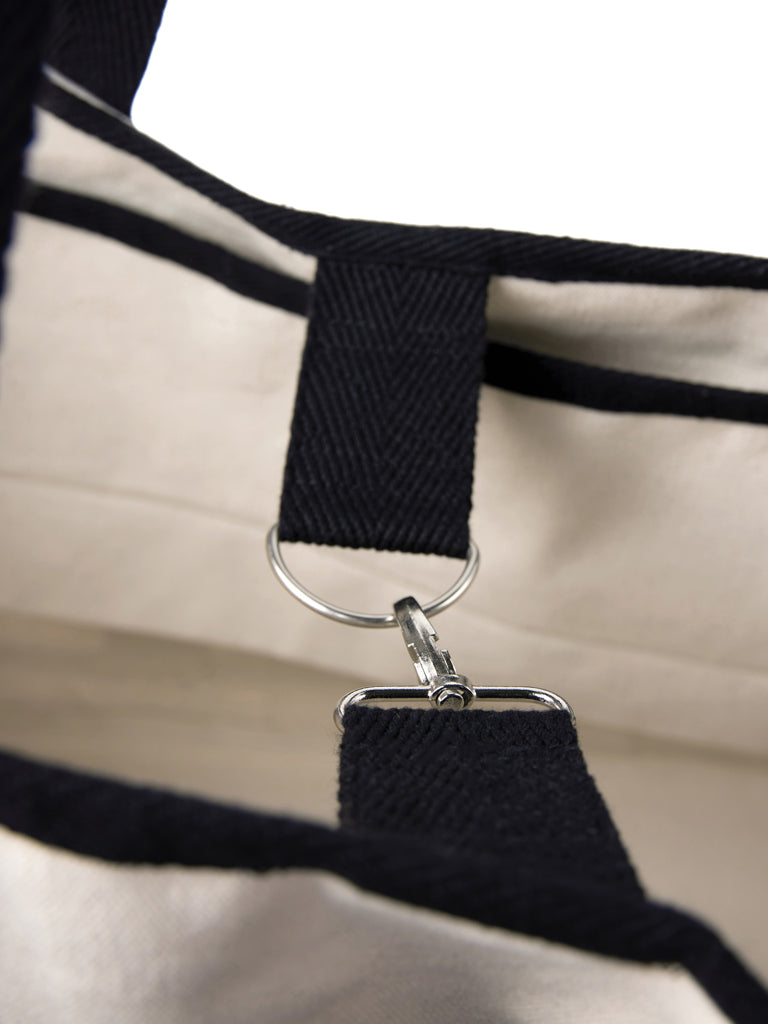 VINGA Volonne AWARE™ Strandtasche aus recyceltem Canvas – off white