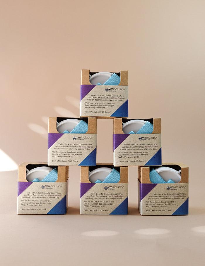 Faltbarer Becher mit Banderole für CONNECTcom, Kundenprojekt von Vanilla & Pepper