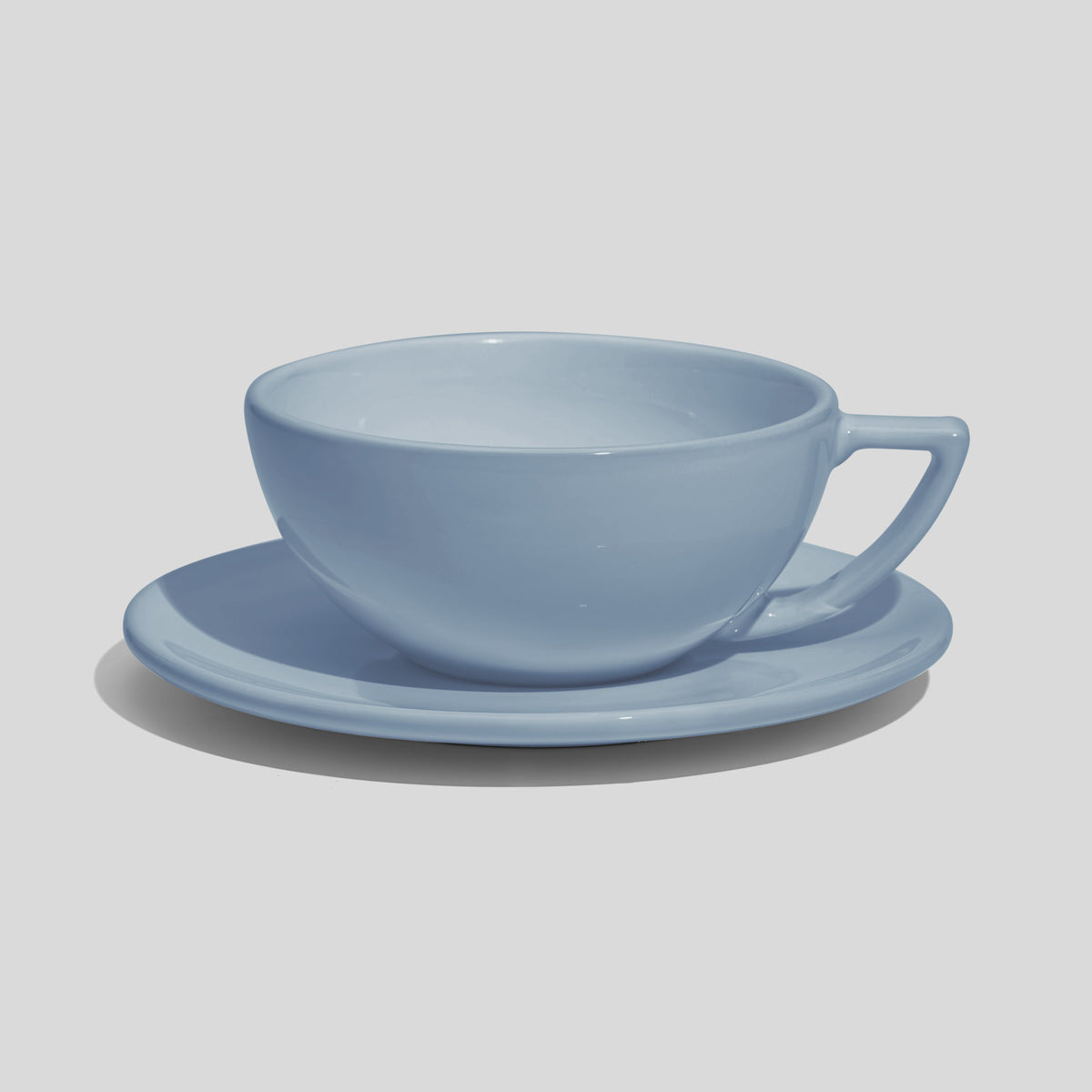 Weite Schalentasse mit Dreiecksgriff und Untertasse 280 ml – Hellblau