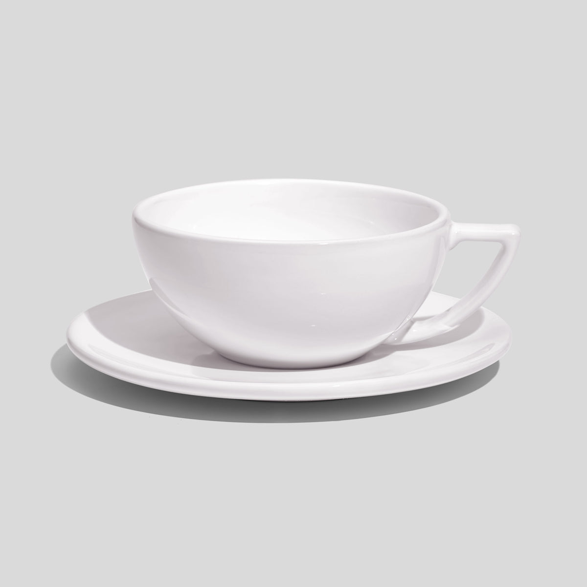 Weite Schalentasse mit Dreiecksgriff und Untertasse 280 ml – Weiß